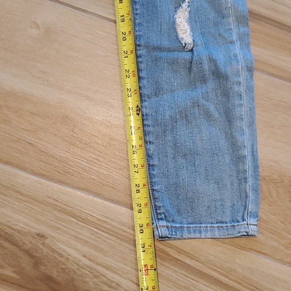 KanCan Mid Rise Light Wash Distressed Skinny Jeans 27 - Picture 13 of 15